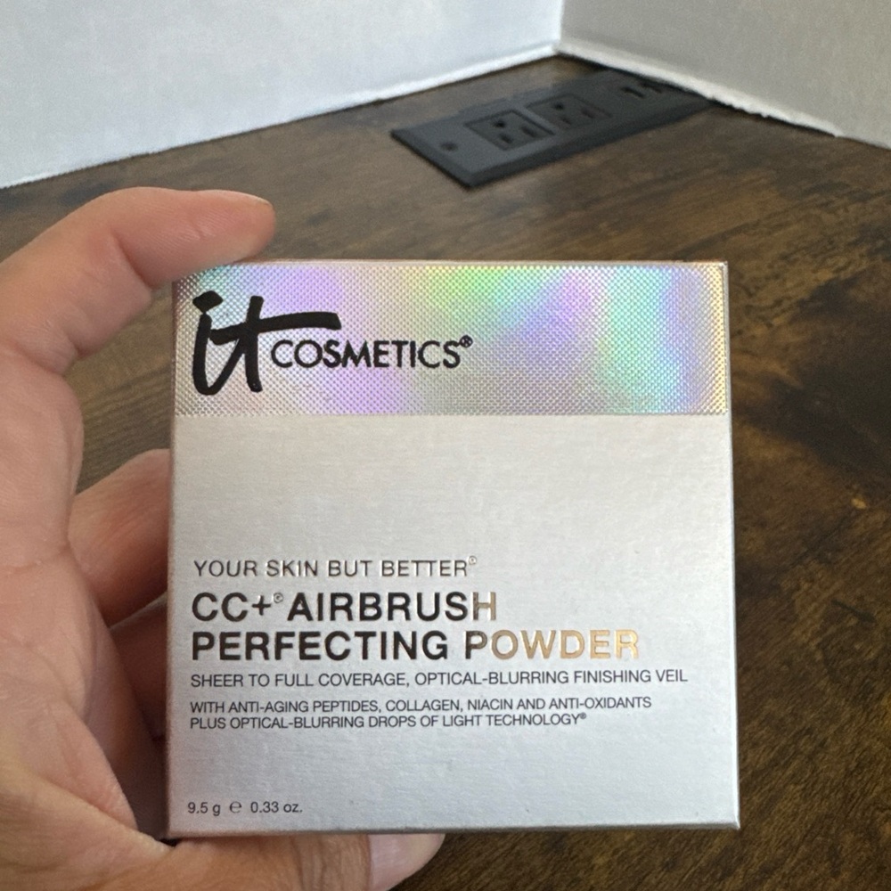IT COSMETICS CC + AIRBRUSH PERFECTING POWDER ~ MEDIUM ~ 0.33 OZ NEW.